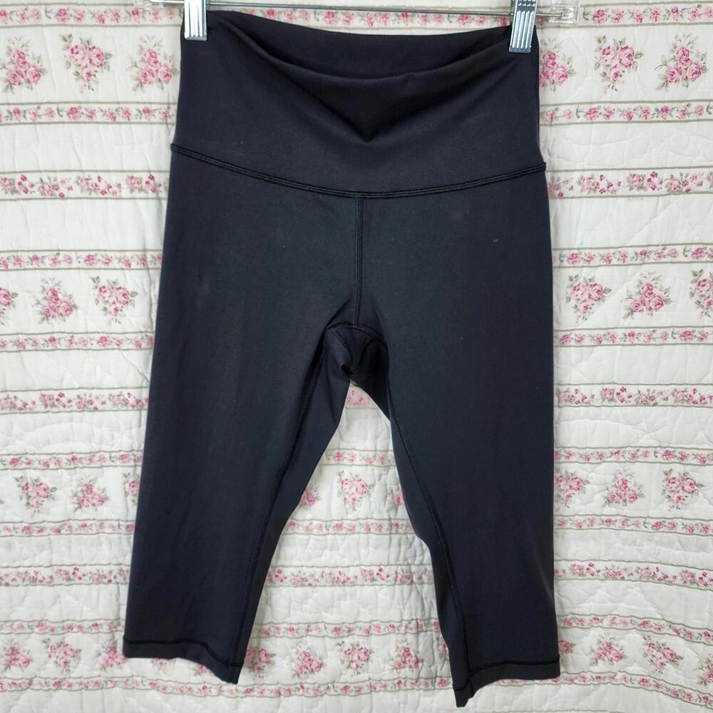 Lululemon Black High Rise Crop Leggings Yoga Pants Size 6 Athletic Wear